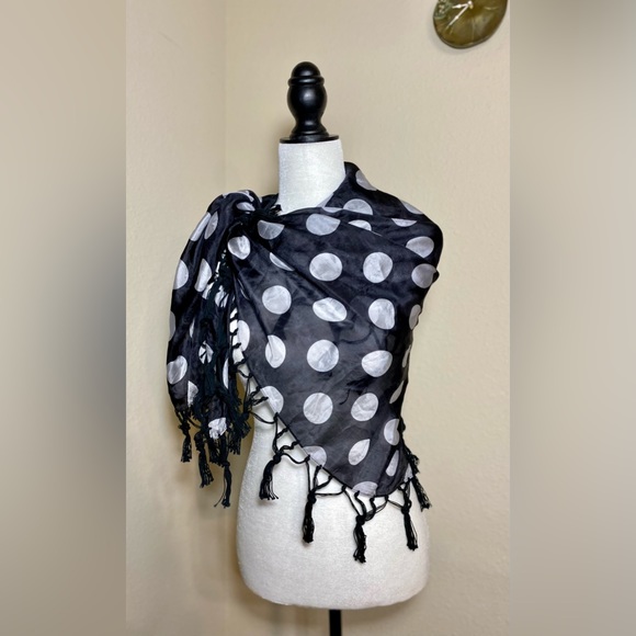 CODELLO 100% Silk Black& White Polka Dot Print Lightweight Everyday Tassel Scarf - Picture 4 of 9